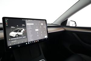 Tesla Model Y bild 22