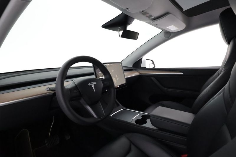Tesla Model Y bild 11