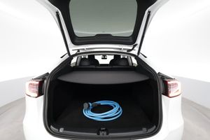 Tesla Model Y bild 25