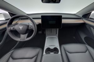 Tesla Model Y bild 13
