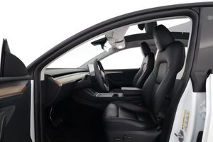 Tesla Model Y bild 10