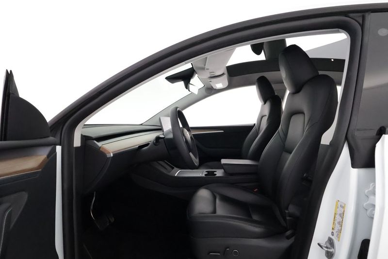 Tesla Model Y bild 10