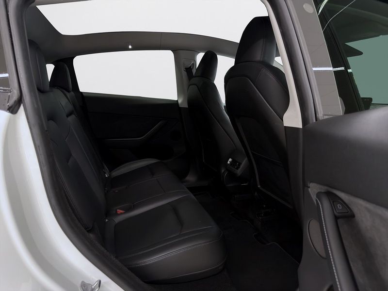 Tesla Model Y bild 10