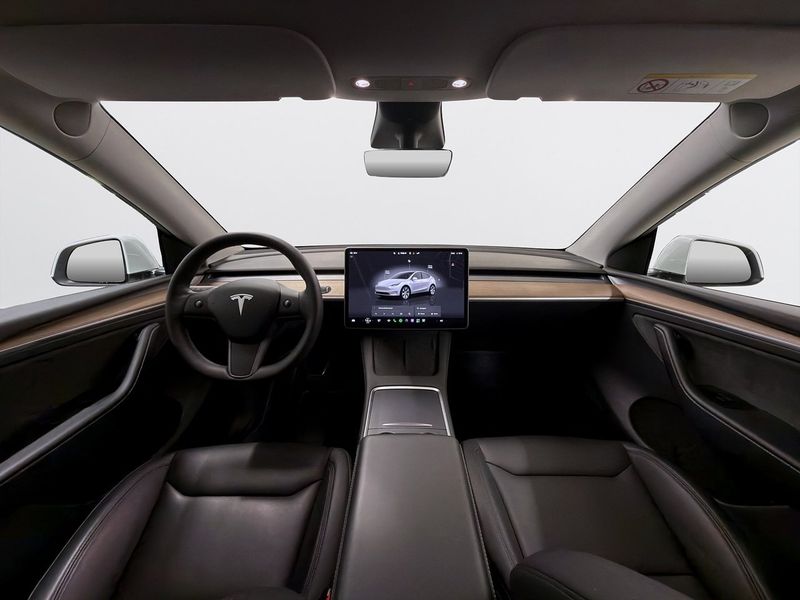 Tesla Model Y bild 11