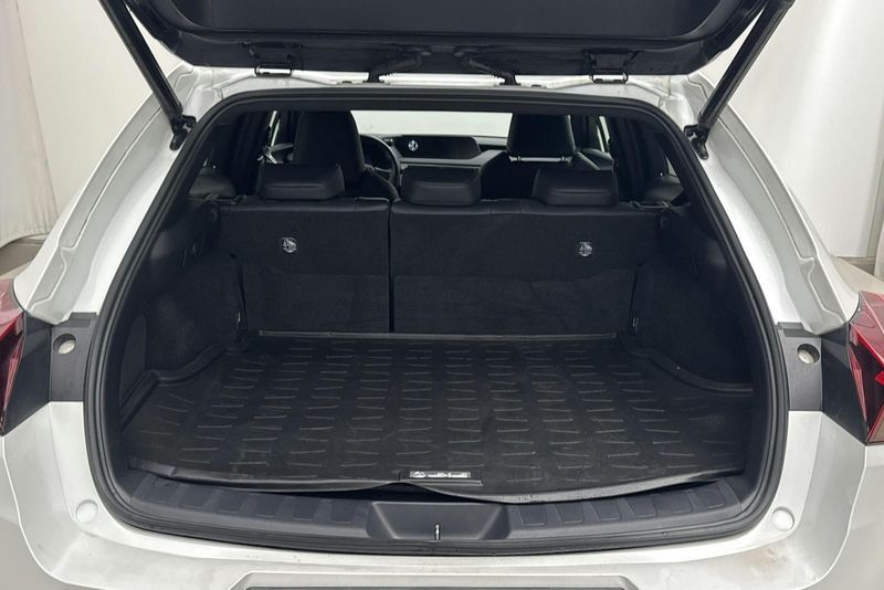 Lexus UX bild 9