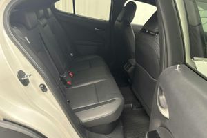 Lexus UX bild 8