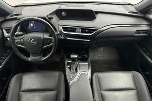 Lexus UX bild 6