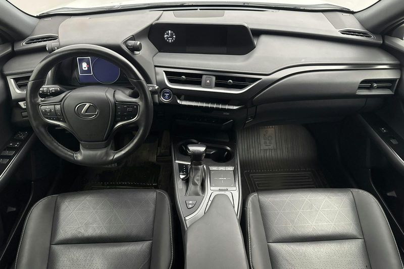 Lexus UX bild 6