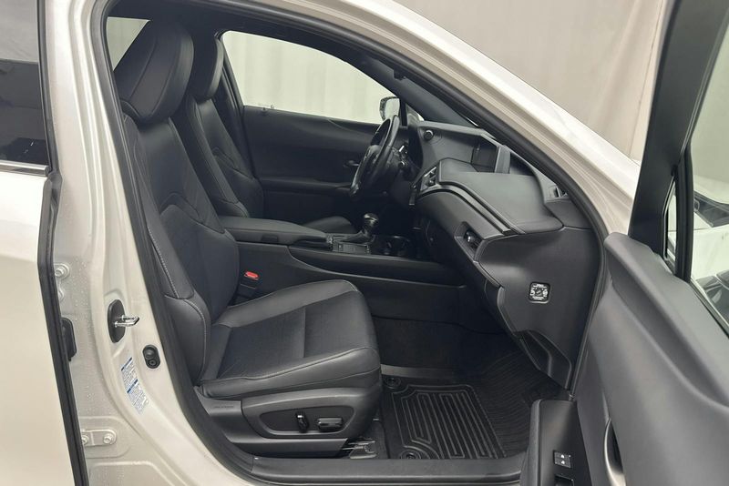 Lexus UX bild 7