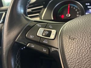 Volkswagen Passat bild 17