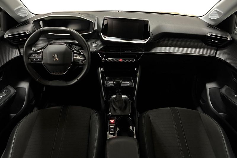 Peugeot 208 bild 12