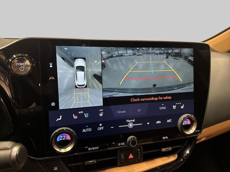 Lexus NX bild 12