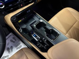 Lexus NX bild 13