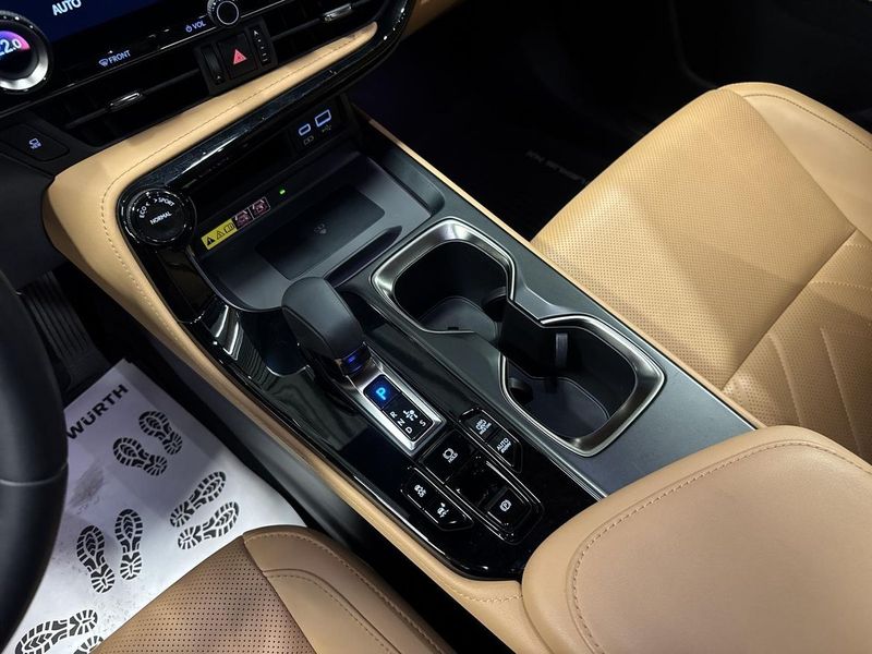 Lexus NX bild 13