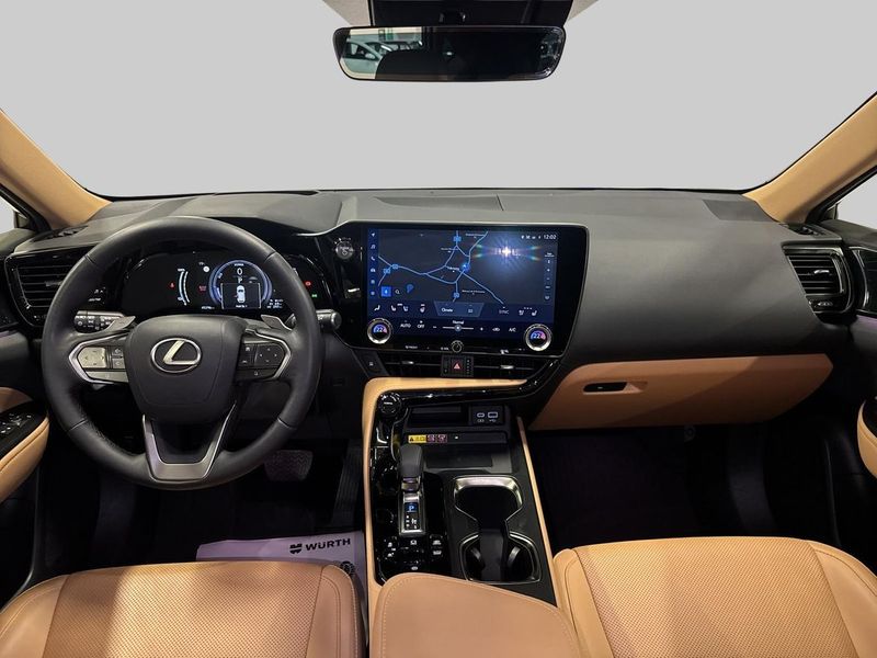 Lexus NX bild 8