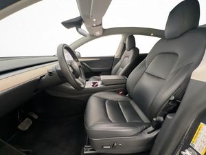 Tesla Model Y bild 15
