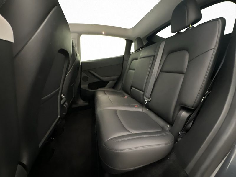 Tesla Model Y bild 19
