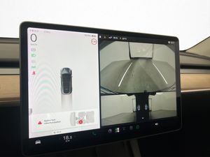 Tesla Model Y bild 22