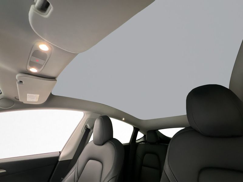 Tesla Model Y bild 27