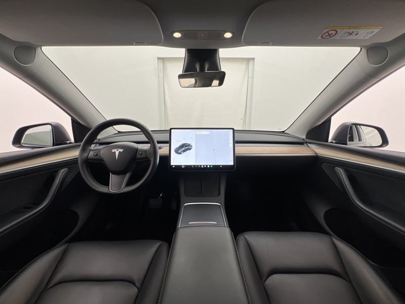Tesla Model Y bild 16