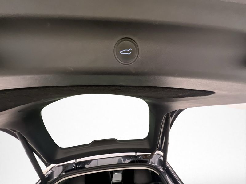 Tesla Model Y bild 14