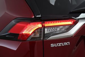 Suzuki Across bild 10