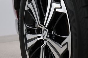 Suzuki Across bild 20
