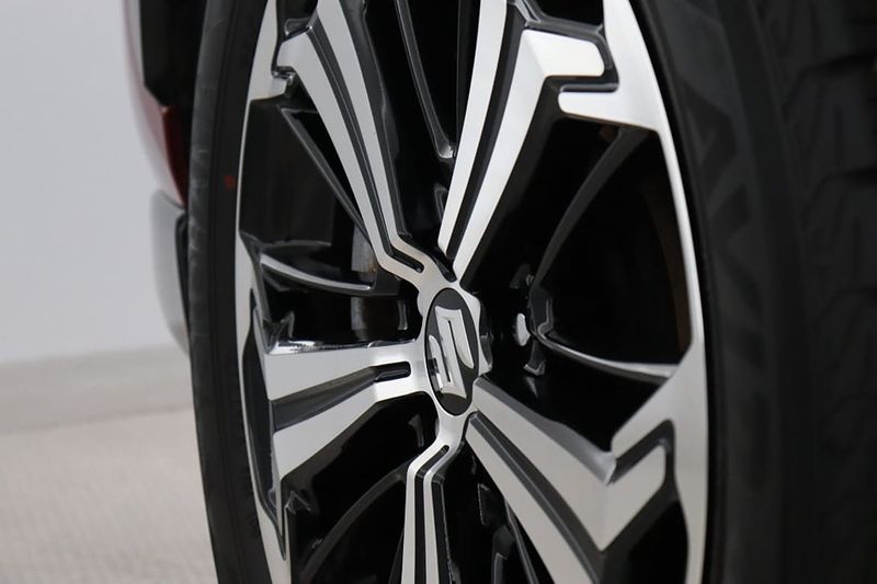 Suzuki Across bild 20