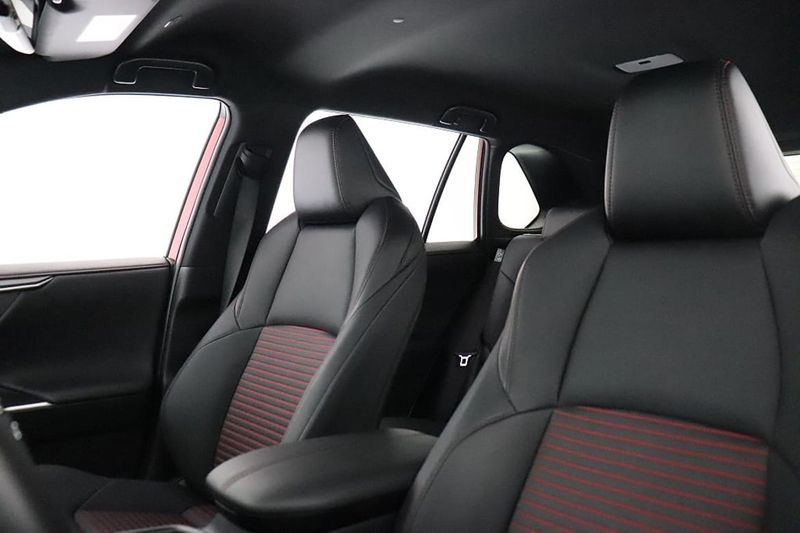 Suzuki Across bild 18