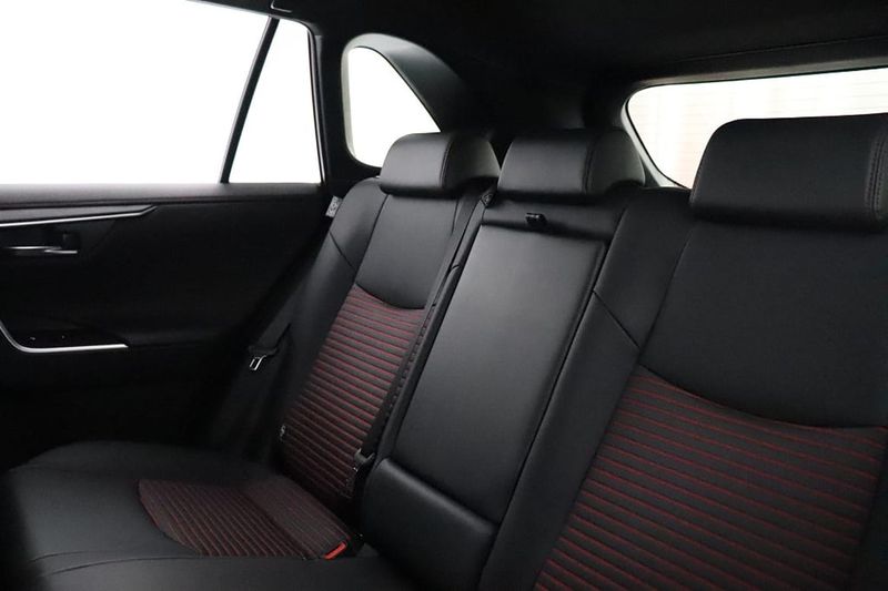 Suzuki Across bild 23