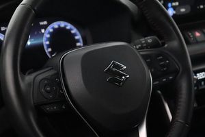 Suzuki Across bild 16