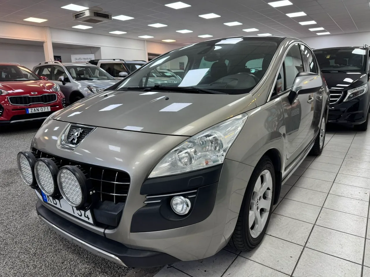Vehicle image 20