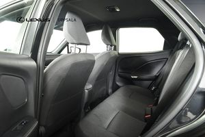 Lexus LBX bild 7