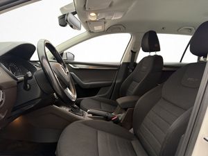 Skoda Octavia bild 9