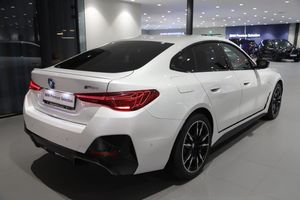 BMW i4 bild 7