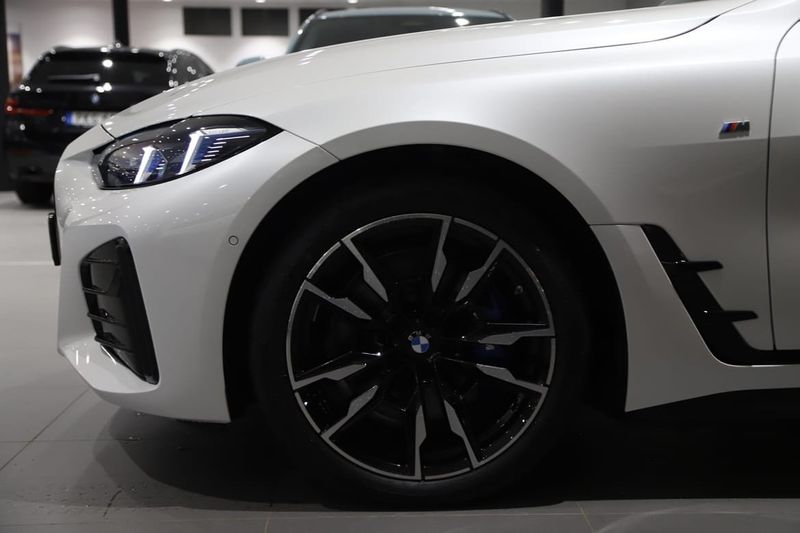 BMW i4 bild 3