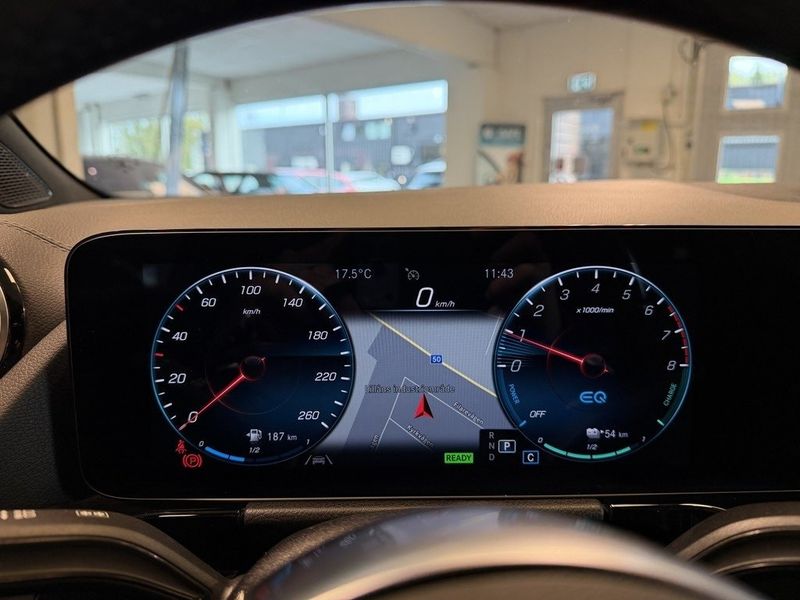 Mercedes GLA250 bild 11