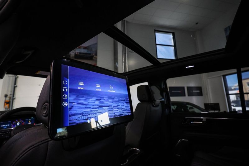Chevrolet Suburban bild 16
