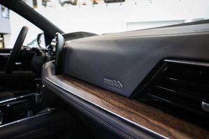 Chevrolet Suburban bild 27