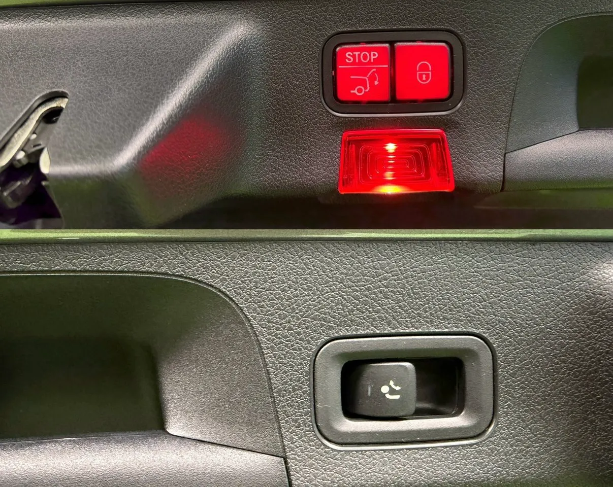 Vehicle image 27