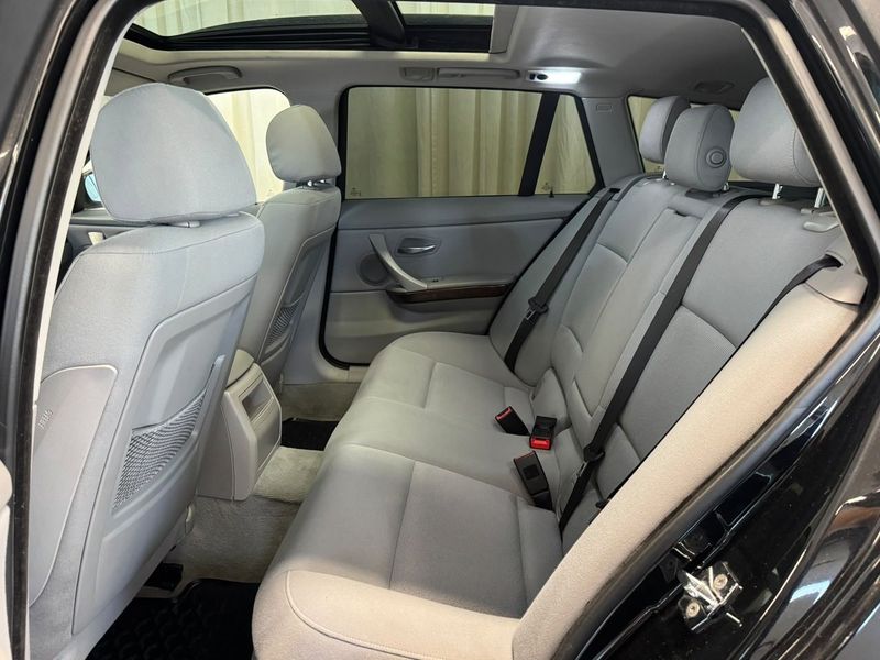 BMW 330 bild 16