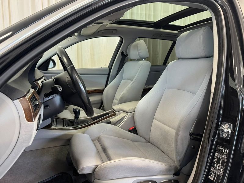 BMW 330 bild 8