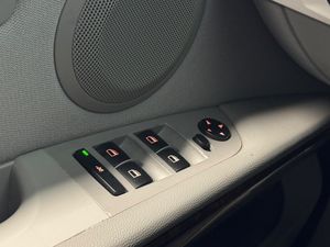 BMW 330 bild 12
