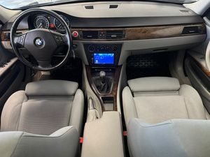 BMW 330 bild 15