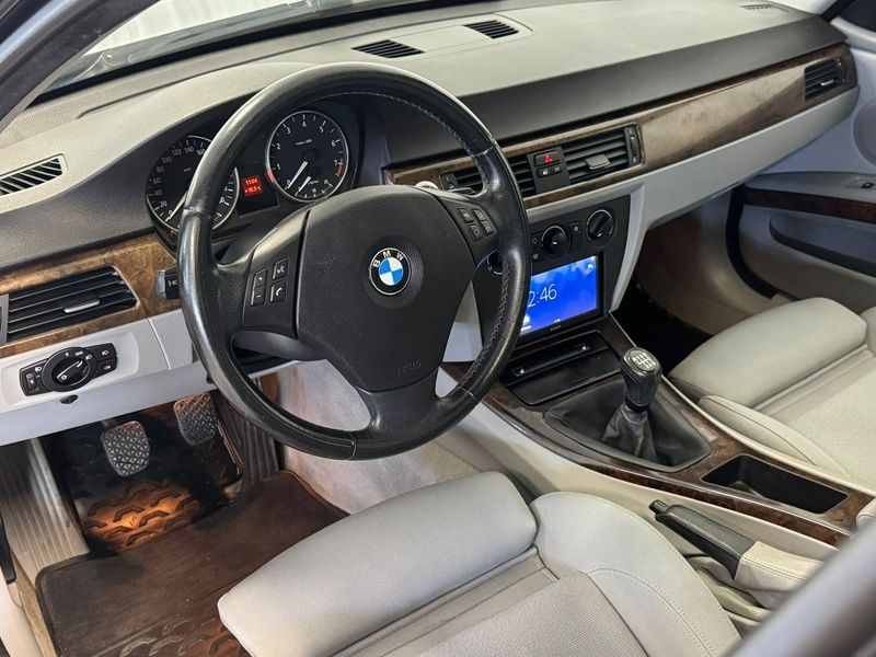 BMW 330 bild 7