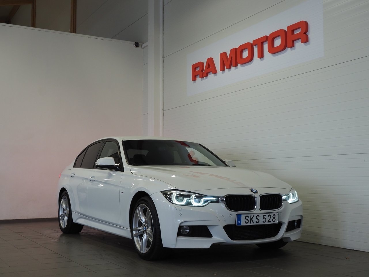 BMW 320