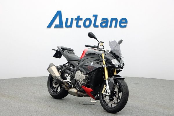 BMW S 1000 R Dynamik & Sportpaket, Nyservad, Akrapovic - 2017
