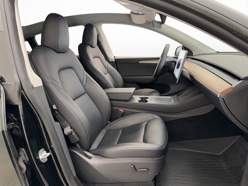 Tesla Model Y bild 29