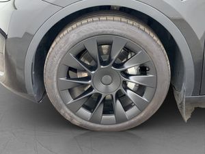 Tesla Model Y bild 32