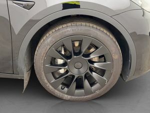 Tesla Model Y bild 35